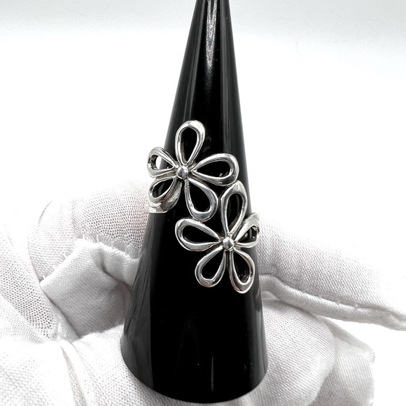 .925 Sterling Silver Double Flower Ring - Picture 4 of 17